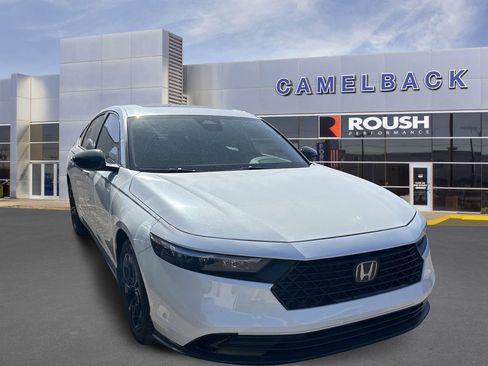 Used 2025 Honda Accord SE image 4