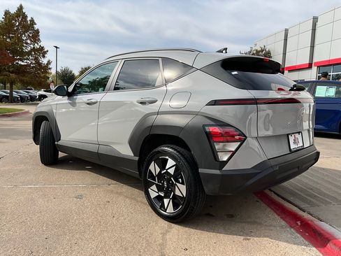 Used 2025 Hyundai Kona SEL image 8