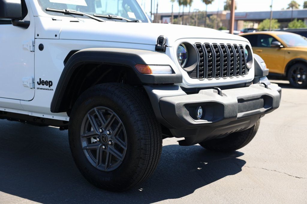 Used 2024 Jeep Wrangler Unlimited Sport AWD/4WD image 7