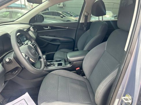 Used 2019 Kia Sorento L FWD image 12