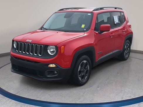 Used 2015 Jeep Renegade Latitude w/ Cold Weather Group II FWD image 1