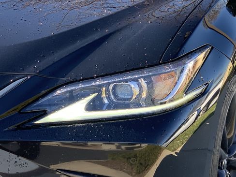 Used 2022 Lexus ES 350 F Sport image 6