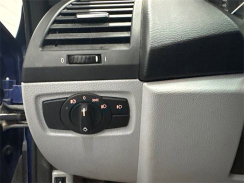 Used 2009 BMW 128i Convertible image 9