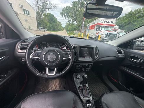 Used 2018 Jeep Compass Trailhawk w/ Leather Interior Group AWD/4WD image 11