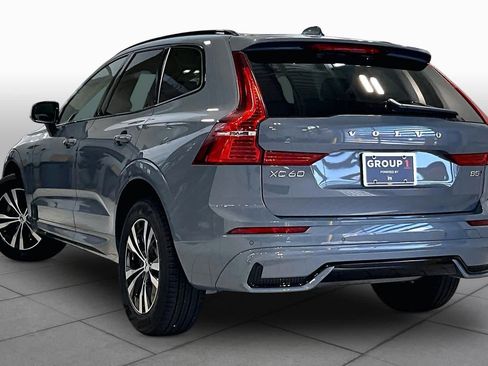 Certified 2024 Volvo XC60 B5 Core w/ Climate Package AWD/4WD image 12