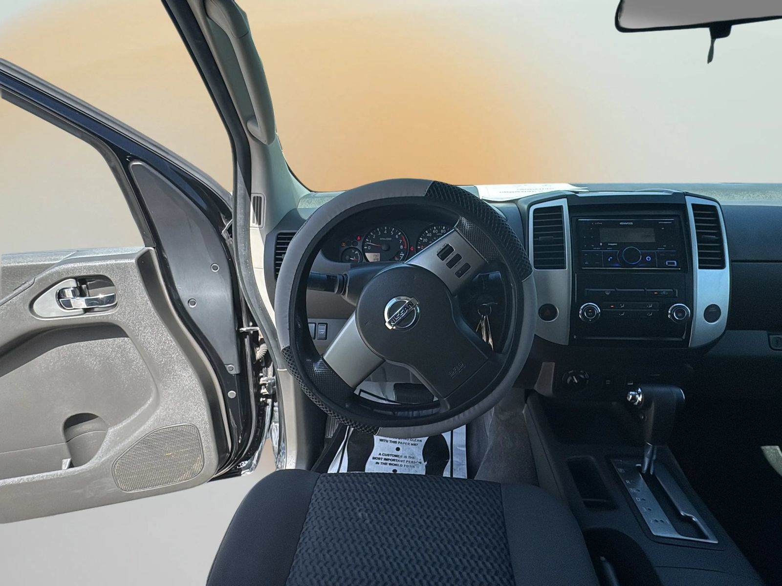 Used 2010 Nissan Frontier SE w/ SE Value Truck Pkg AWD/4WD image 17