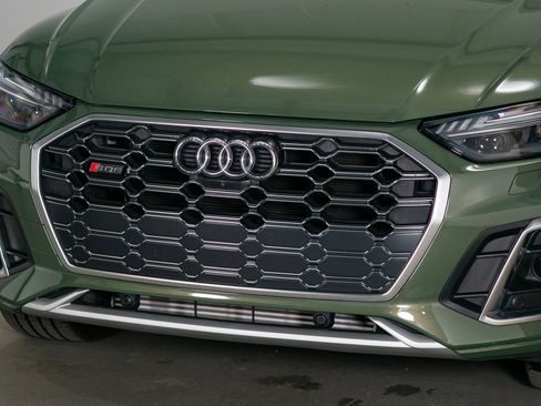 Used 2023 Audi SQ5 Prestige w/ Prestige Package image 13