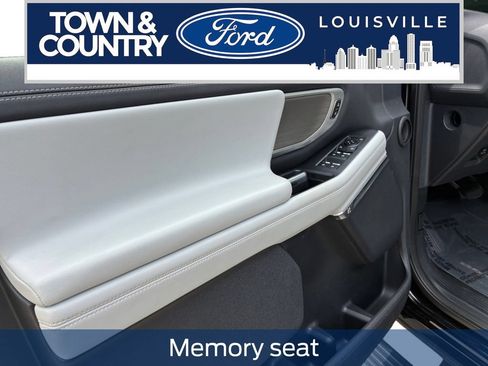 Used 2025 Ford Expedition Max Platinum w/ Driver's Package AWD/4WD image 10