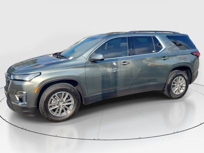 Used 2023 Chevrolet Traverse LT