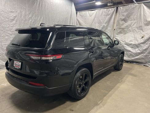Used 2023 Jeep Grand Cherokee L Laredo image 11