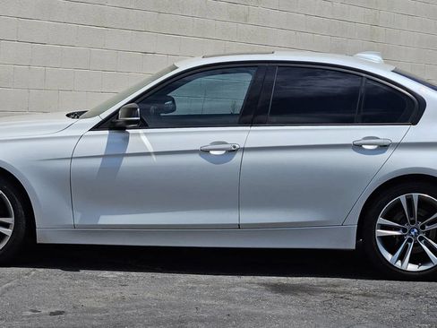 Used 2013 BMW 328i xDrive Sedan w/ Premium Pkg AWD/4WD image 2