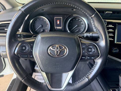 Used 2018 Toyota Camry SE FWD image 8