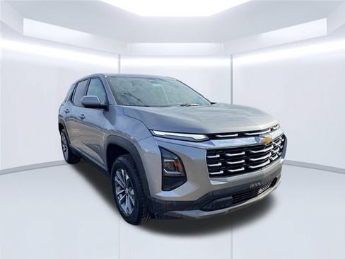 Used 2026 Chevrolet Equinox LT AWD/4WD image 2