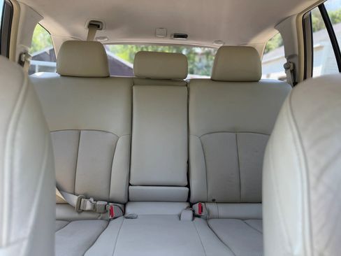 Used 2012 Subaru Outback 2.5i Limited AWD/4WD image 31