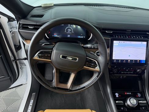 Used 2024 Jeep Grand Cherokee L Summit image 17