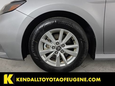 Used 2025 Toyota Camry LE FWD image 9