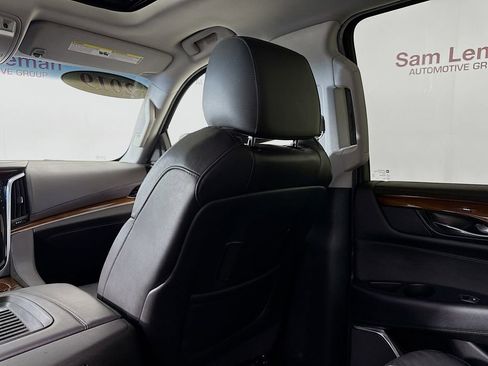 Used 2019 Cadillac Escalade Premium Luxury image 25