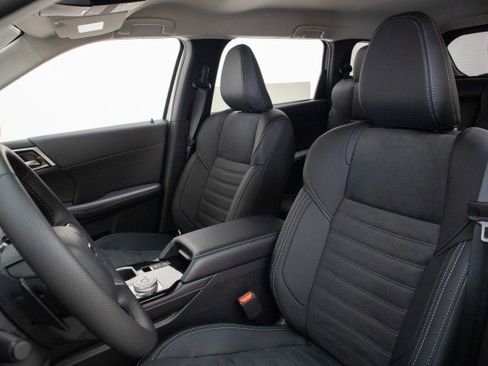 New 2025 Mitsubishi Outlander SE image 6