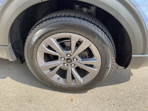 Used 2021 Ford Explorer XLT w/ Equipment Group 202A AWD/4WD image 46