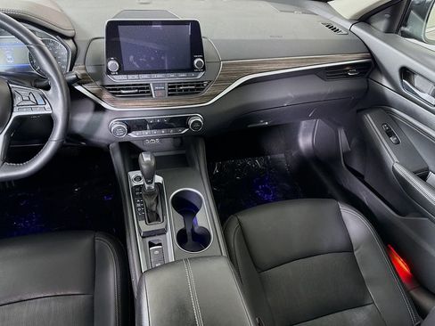 Certified 2019 Nissan Altima 2.0 Platinum FWD image 28