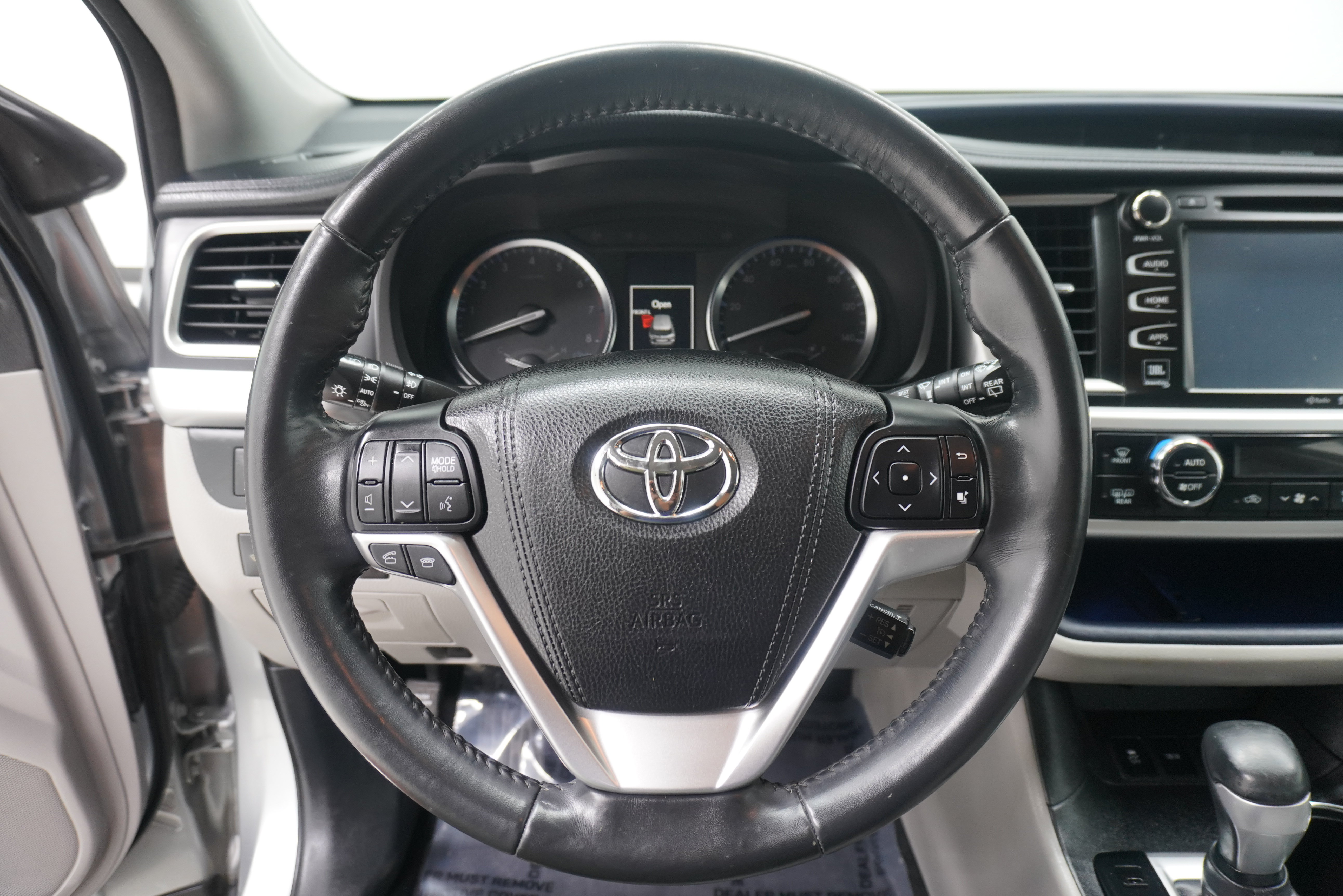 Used 2015 Toyota Highlander Limited FWD image 18