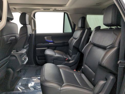Used 2025 Ford Expedition Max Platinum AWD/4WD image 26