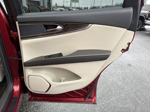 Used 2016 Lincoln MKX Select w/ Select Plus Package image 17