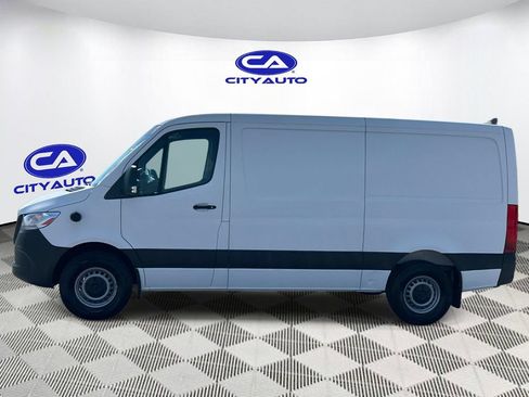 Used 2022 Mercedes-Benz Sprinter 1500 image 8