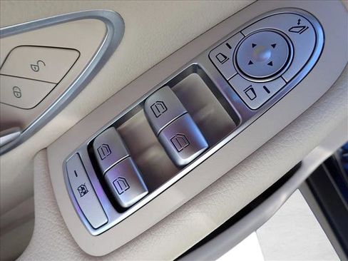 Used 2022 Mercedes-Benz GLC 300 4MATIC image 14