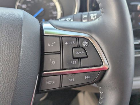 Used 2020 Toyota Highlander Platinum image 25