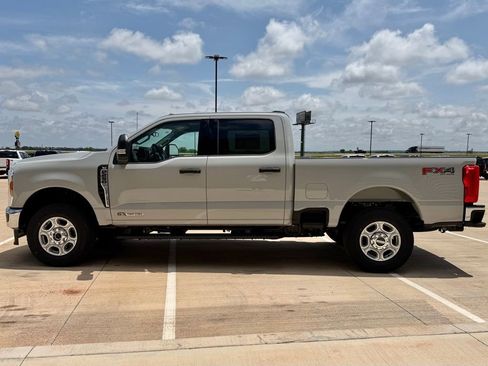 New 2026 Ford F250 XLT w/ FX4 Off-Road Package AWD/4WD image 3