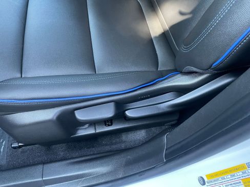 Used 2025 Buick Envista Sport Touring image 23