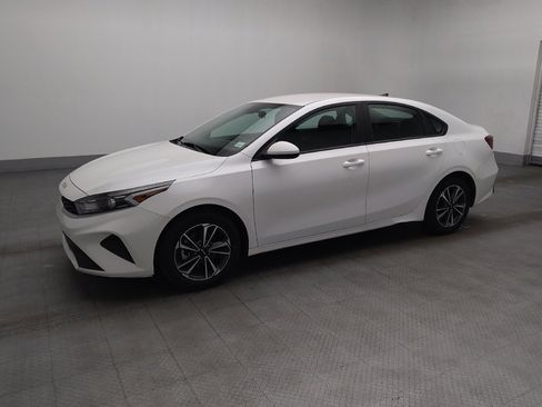 Used 2024 Kia Forte LXS FWD image 2