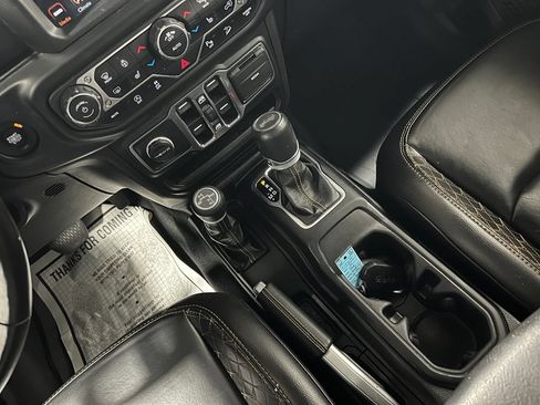 Used 2021 Jeep Wrangler Unlimited Sahara AWD/4WD image 39