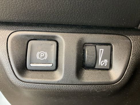 Used 2017 GMC Acadia SLE w/ Driver Alert Package I AWD/4WD image 14