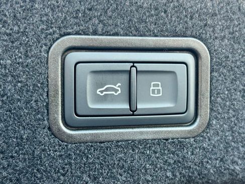 New 2025 Audi A8 L 3.0T image 50