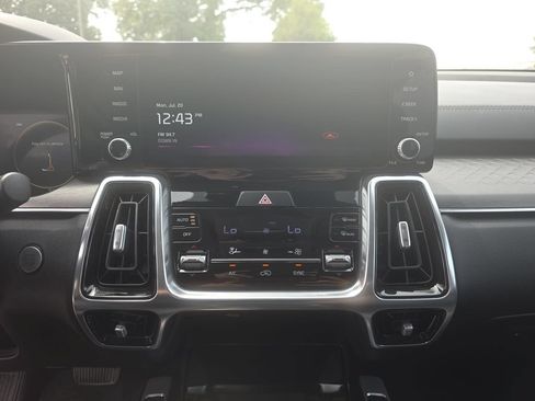 Used 2023 Kia Sorento SX AWD/4WD image 24