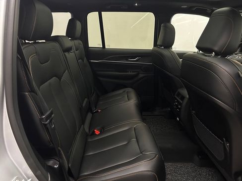 New 2026 Jeep Grand Cherokee Limited AWD/4WD image 15