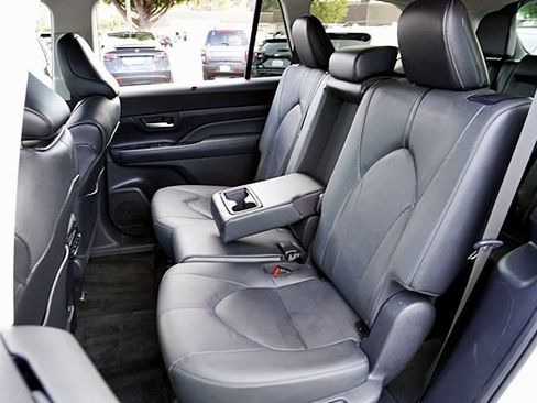 Used 2026 Toyota Grand Highlander AWD Hybrid image 16