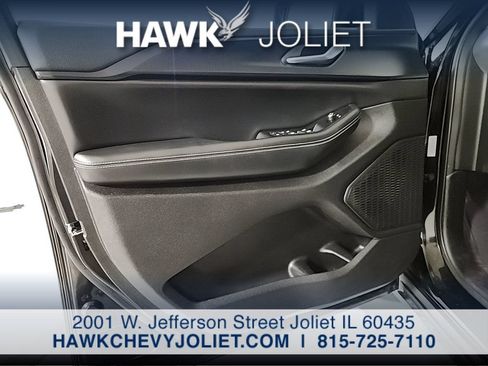 Used 2025 Jeep Grand Cherokee Altitude AWD/4WD image 20