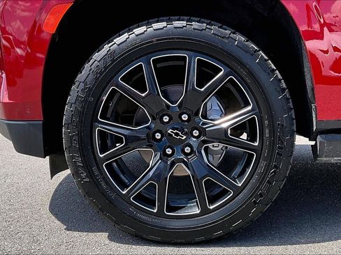 Used 2024 Chevrolet Suburban High Country w/ Advanced Technology Package AWD/4WD image 8