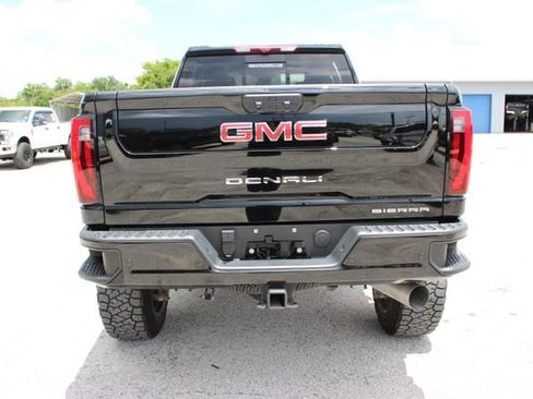 Used 2025 GMC Sierra 2500 Denali w/ Denali Reserve Package AWD/4WD image 9