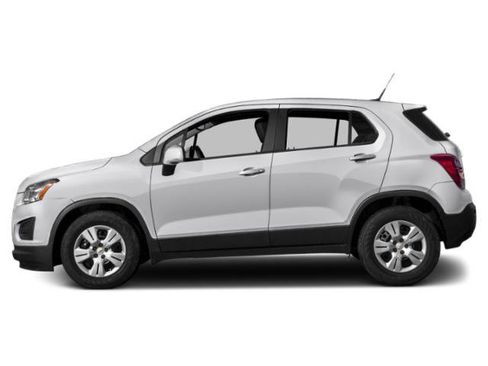 Used 2015 Chevrolet Trax LT w/ LT Sun and Sound Package FWD image 6