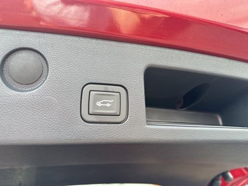 New 2025 Chevrolet Equinox ACTIV w/ Safety and Technology Package image 19