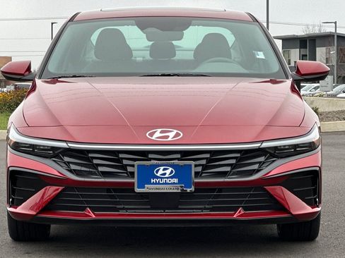 Used 2025 Hyundai Elantra SEL image 8
