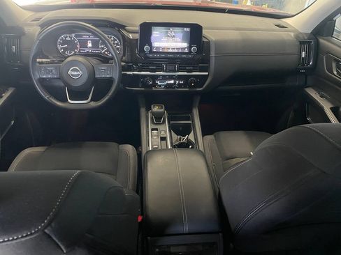 Certified 2025 Nissan Pathfinder SV w/ SV Premium Package FWD image 12