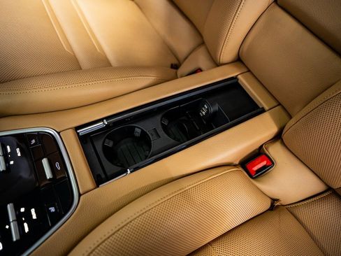 Used 2019 Porsche Panamera image 60