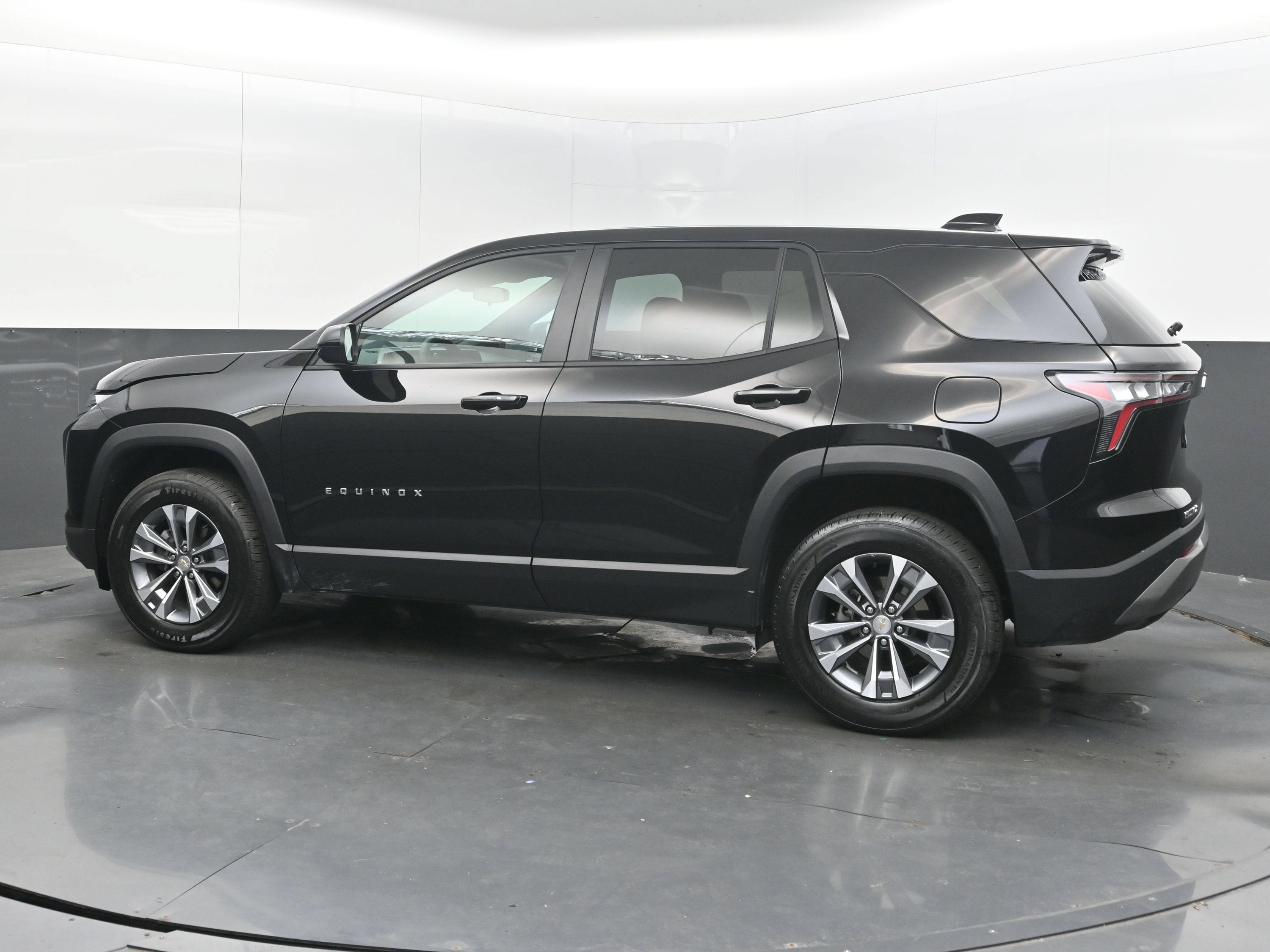 Used 2026 Chevrolet Equinox LT FWD image 7