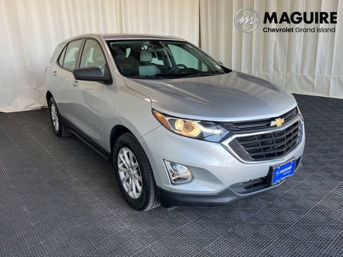 Used 2019 Chevrolet Equinox LS FWD image 29
