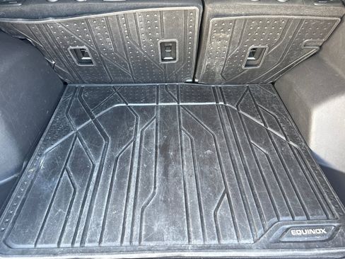 Used 2021 Chevrolet Equinox LT AWD/4WD image 16